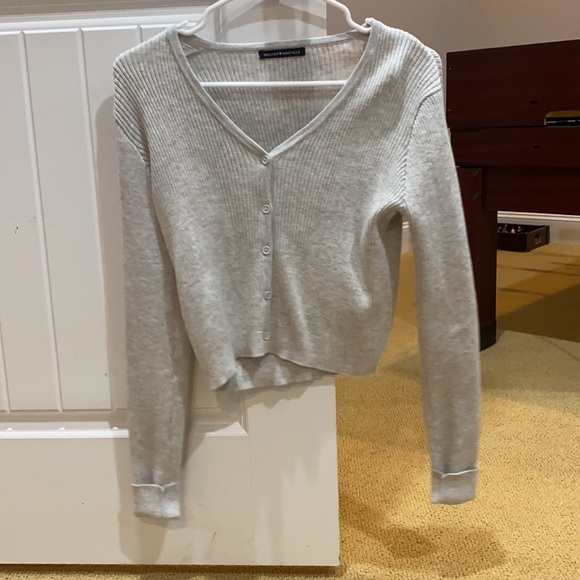 Brandy Melville women’s cropped top, grey, first size - Picture 2 of 2